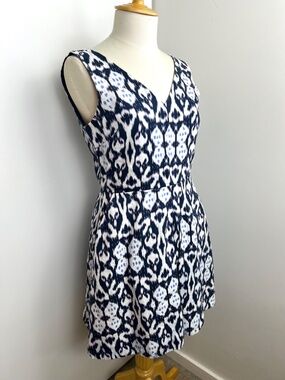 GAP 100% Linen Ikat Pattern Dress with Pockets sz 8 Blue White Feminine Summer